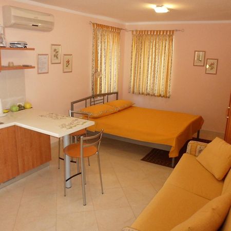 Apartment Santa Croce Free Parking Ровинь Экстерьер фото